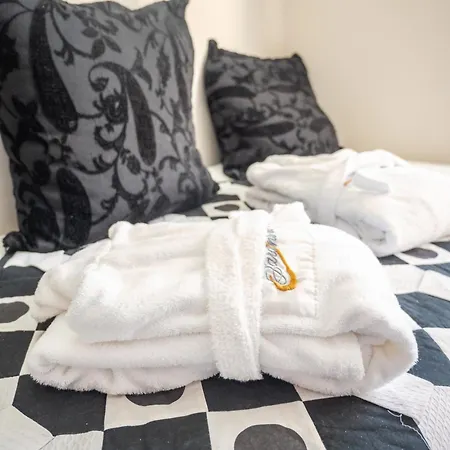 Les Jardins De Bed & Breakfast